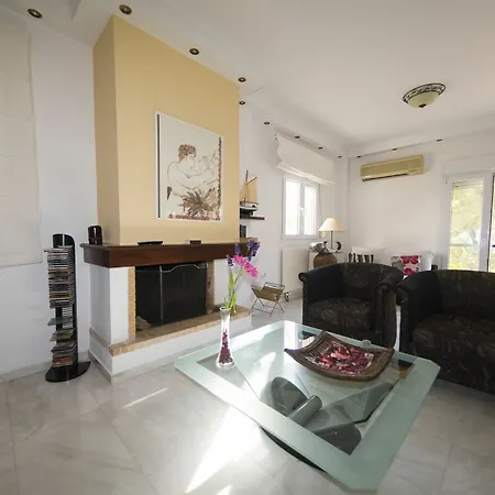 فيلة Jiannis House *
