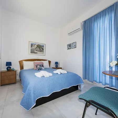 فيلة Jiannis House